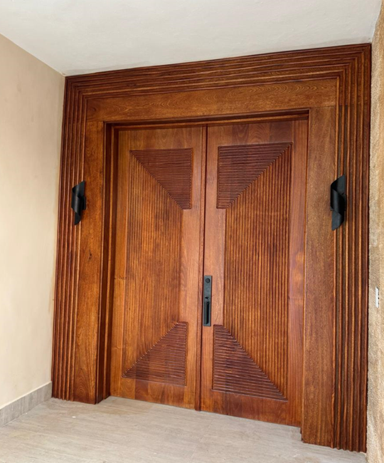 Puerta principal premium